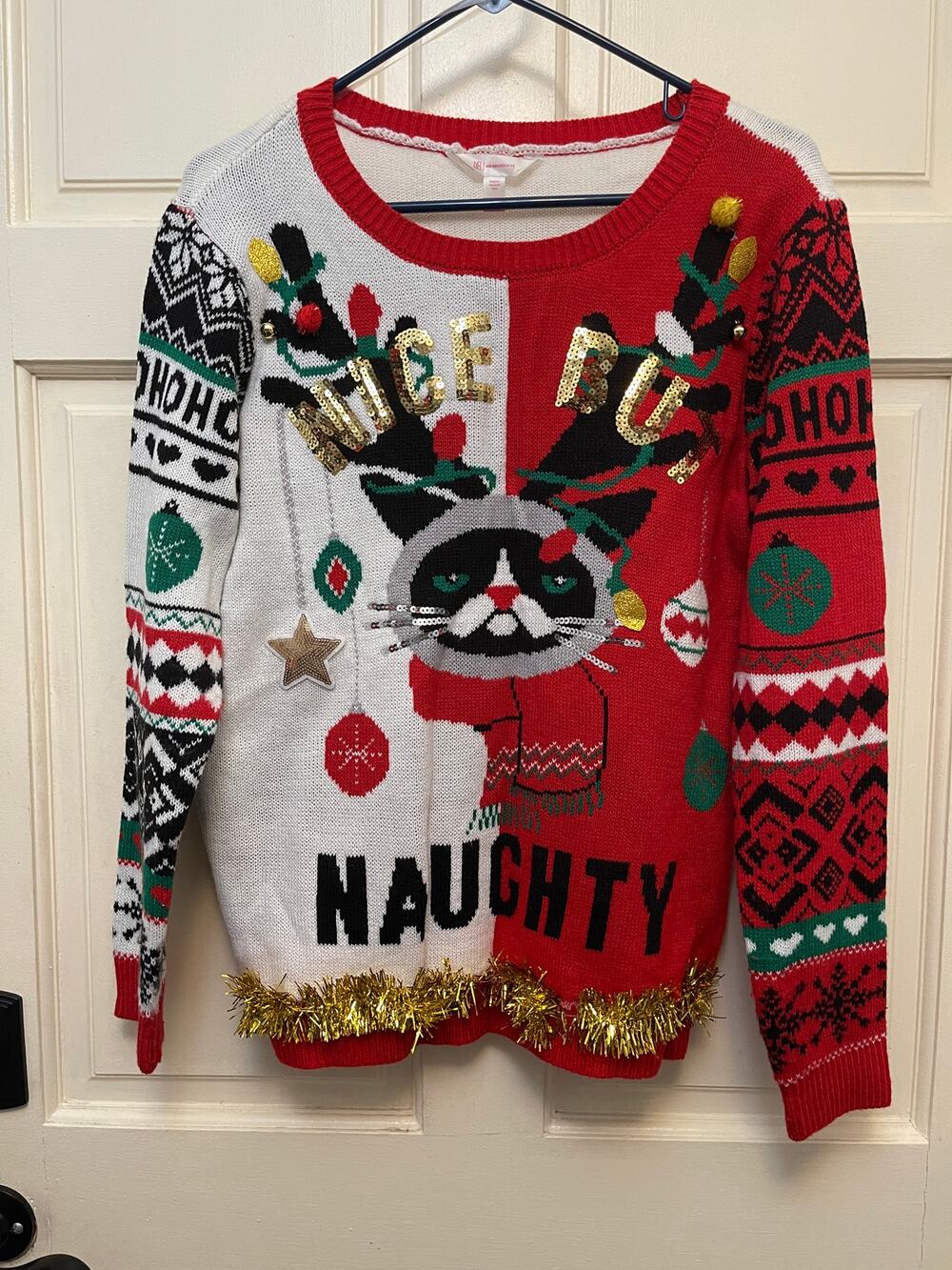 Funny Christmas Sweater "Nice But Naughty" Ugly Cat Size XL Bells Holiday Womans